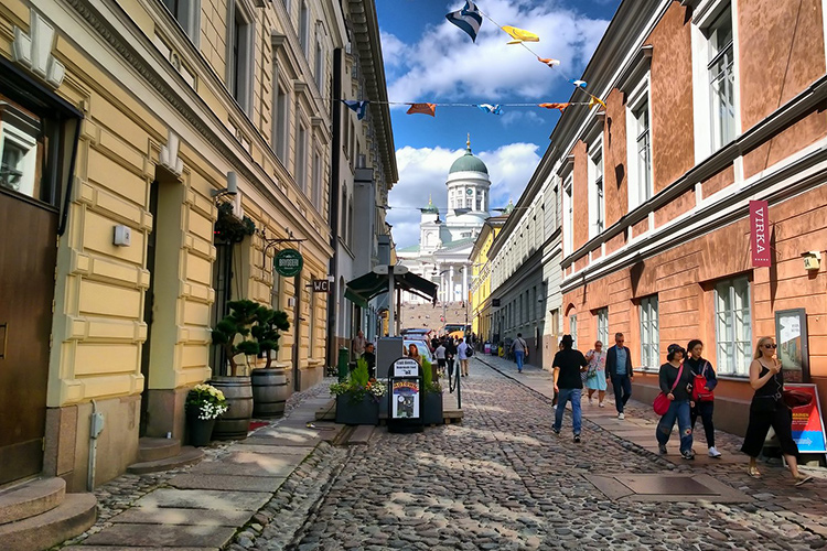 http://e-finland.ru/media/images/img_11/2273-helsinki-streets.jpg