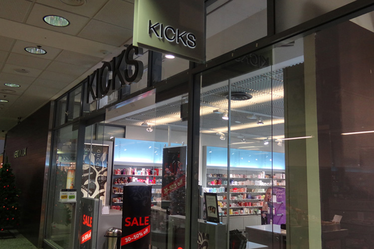Магазин «Kicks»