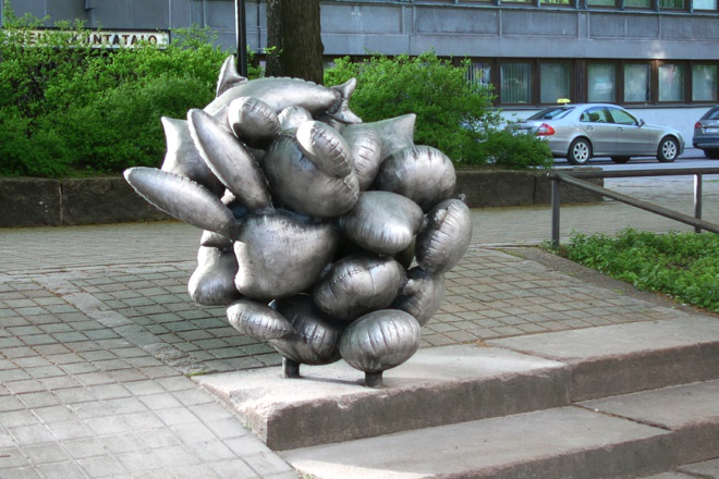 Скульптура «Кальвус, набирающая силу грозовая тучка»