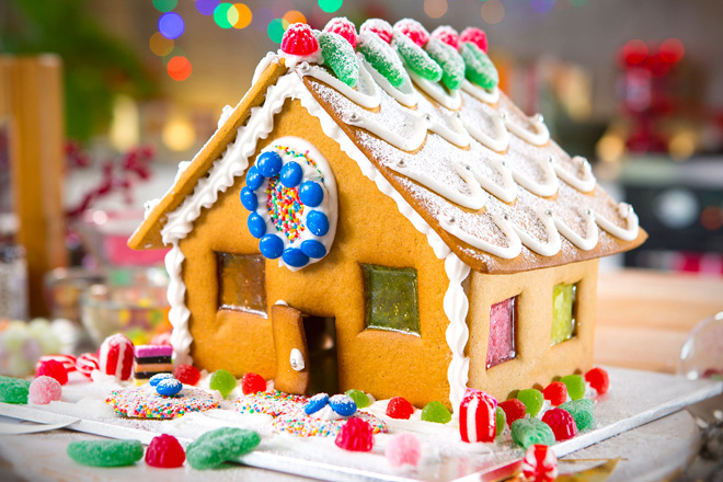 Такой пряничный домик гарантированно создаст атмосферу Рождества у вас дома. Фото: multix.com.au
