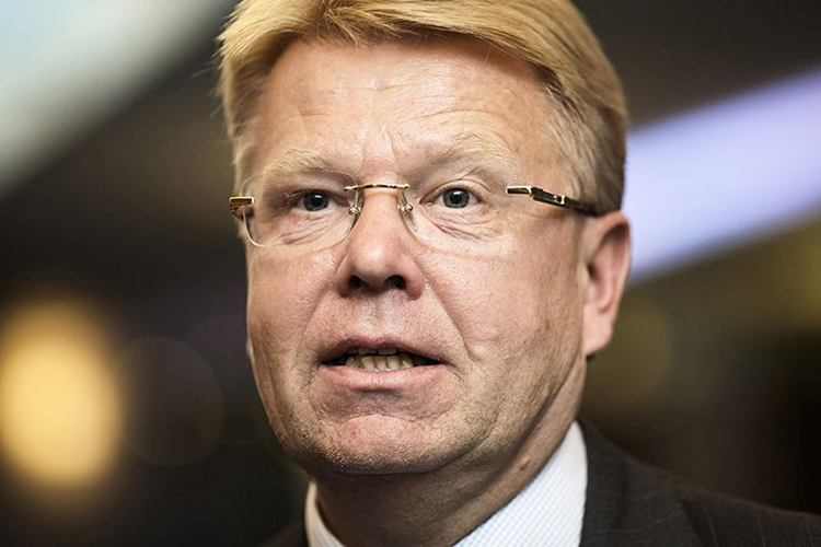 Министр обороны Финляндии Юри Хякямиес. Фото с сайта vz.ru.