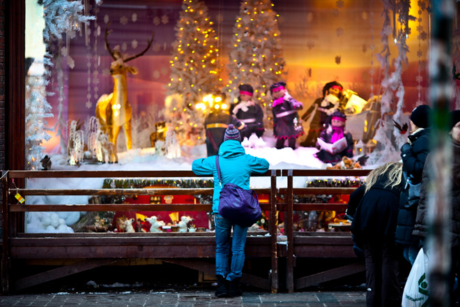 Рождественские витрины – отдельная достопримечательность. Фото: flickr.com