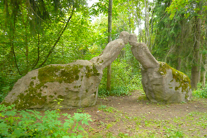 Парк Кариниеми, скульптуры Лану