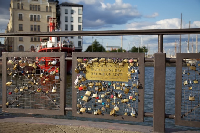 Мост любви в Хельсинки