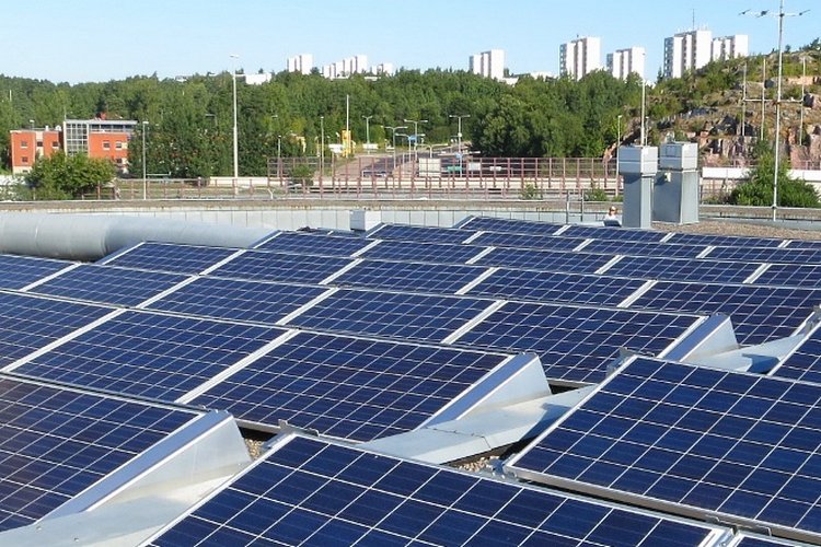 Солнечные панели на крыше в Хельсинки