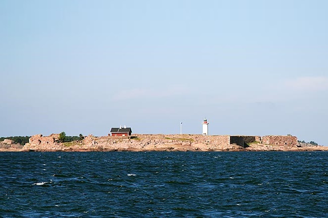 Остатки форта Gustafsvärn на острове к югу от Ханко. Фото: lightphotos.net