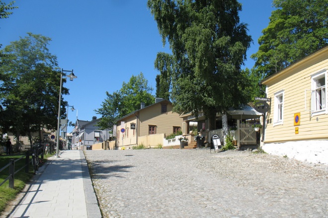 Старинная улочка Линнанкату в Савонлинне