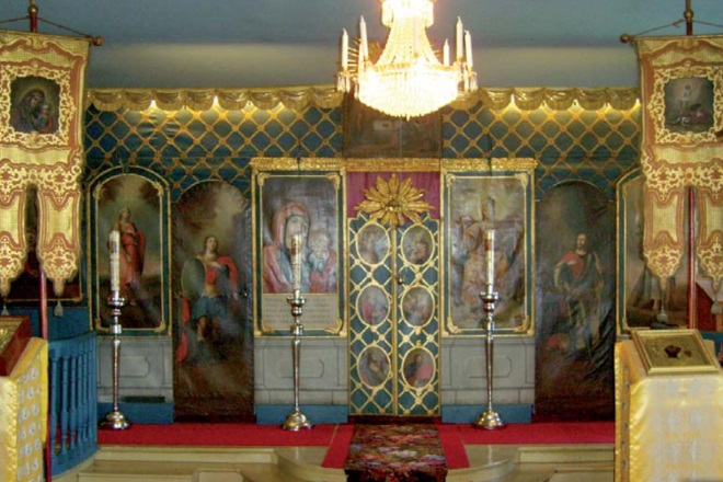 Иконостас православной церкви Казанской иконы Божьей Матери