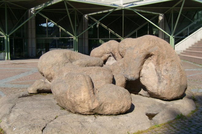 Скульптура Олави Лану «Окаменевшие»
